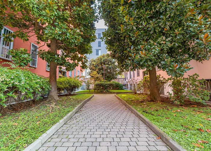 Isola - 2 Bedrooms - Free Parking Milano