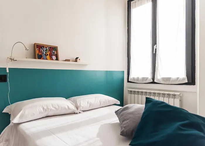 Youhosty - Ticinese Wood 60 * Milan