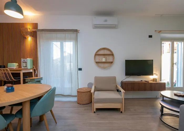 Lejlighed Bright Top-floor With Private Terrace *