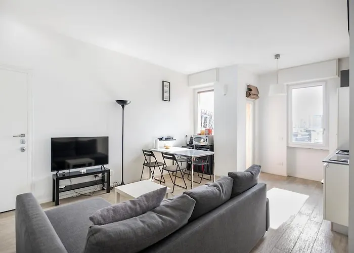 Lovely Very Near Zara Metro Station M3m5 דירה מילאנו