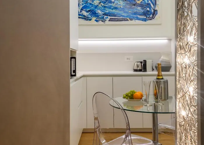 Gian Giacomo Mora, 13 Raffinato Monolocale In Centro Apartment Milan