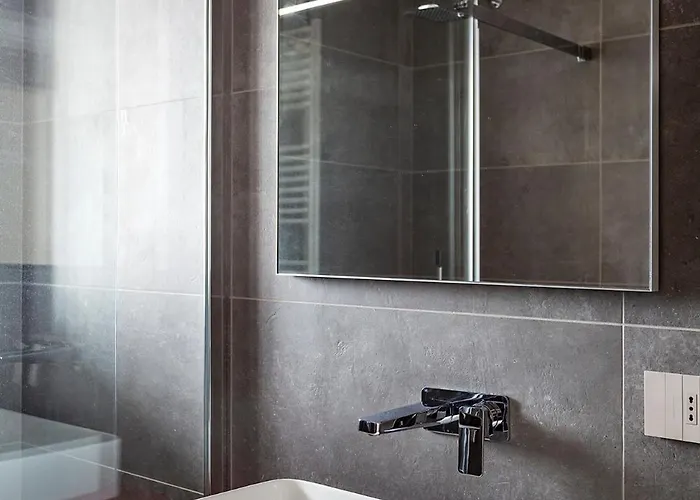 아파트 The Luxe Naviglio - 5 Min From Metro M4 Frattini 밀라노