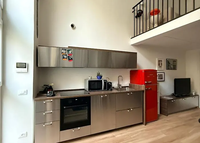Loft Con Giardino Privato A Milan