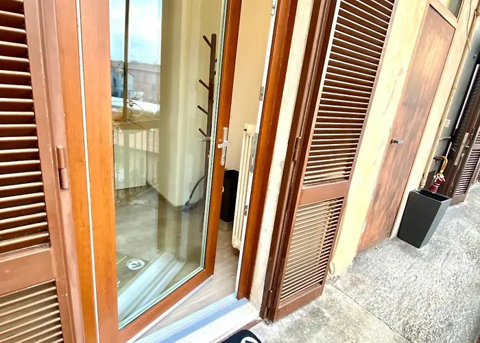 Stylish Flat Near Duomo - Metro 50 M - 4 Guests