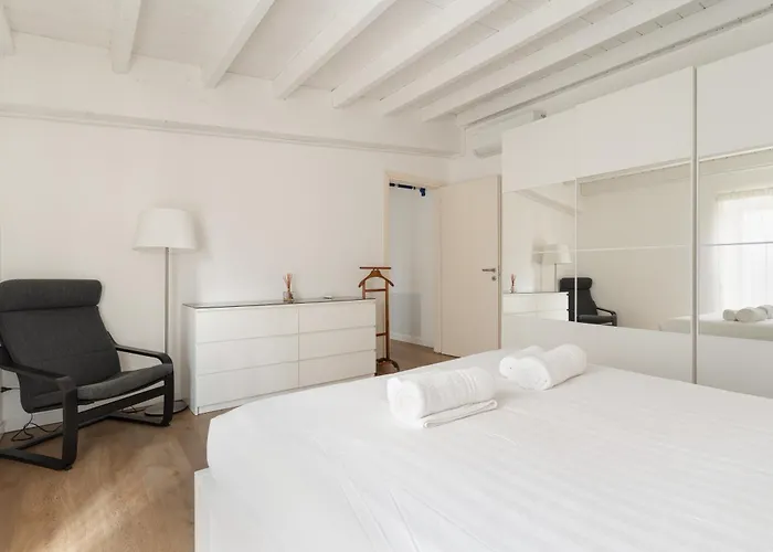 Apartment Guesthost - Cozy Porta Vittoria Area Milan