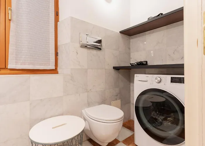 Guesthost - Comfy Flat Near Ospedale Policlinico Apartmán