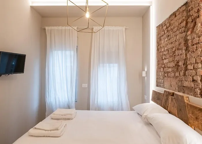 Ht Maison Angera Lejlighed Milano