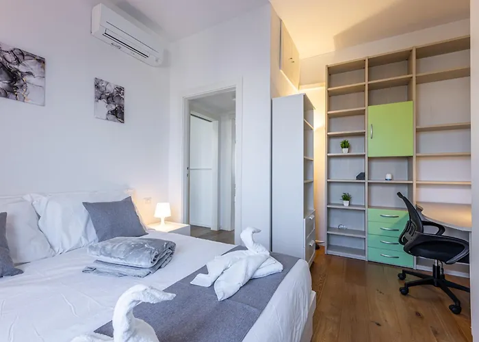 Sansiro16 Skyline - Stadium And Fiera * Милан