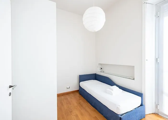 Elegant 3br 15 Min Walk To The Duomo, 2 Min To Sempione Milan