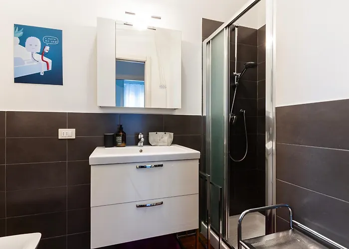 Youhosty - Espinasse 80 * Milano