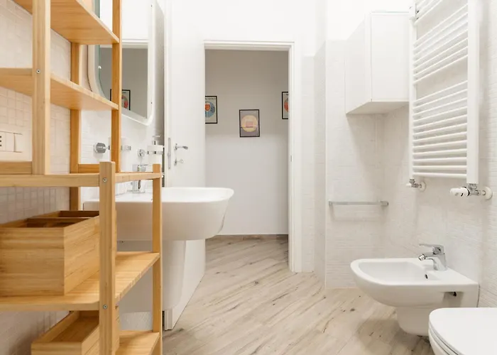 Guesthost - Lovely Flat Near Frattini M4 * Mailand