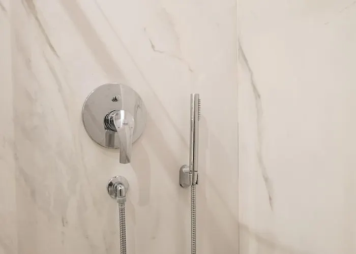 Appartement Ht Maison Angera *