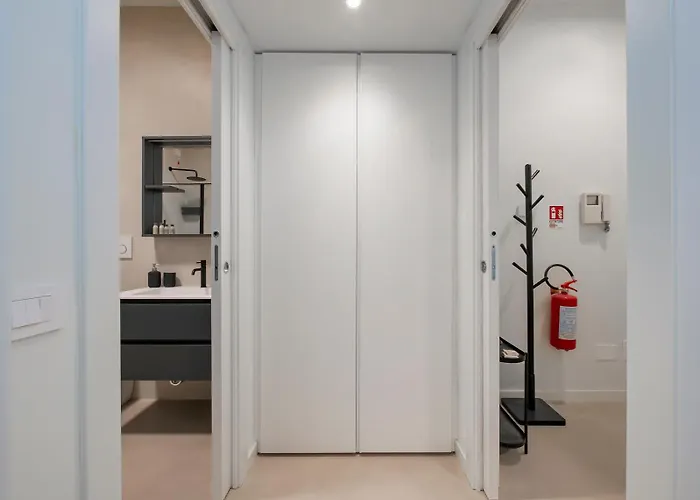 I-host - Modern 1br With Balcony Near Sempione Apartment