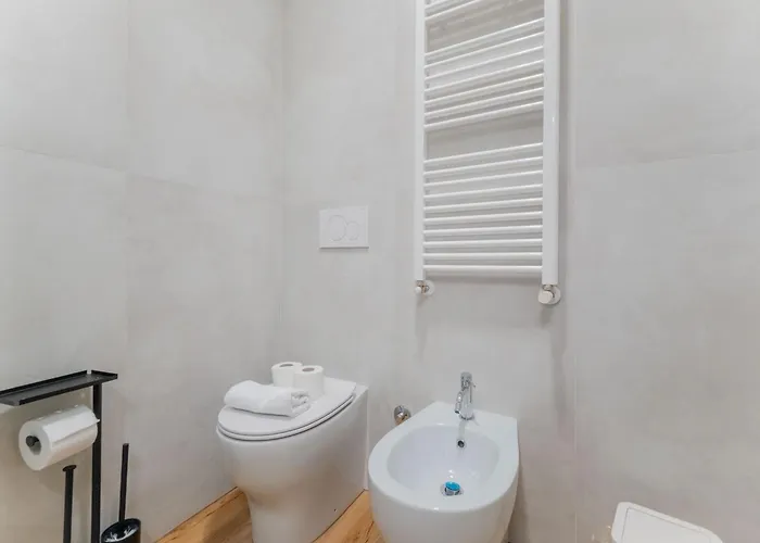 Chic Retreat - New Bright Daire Milano