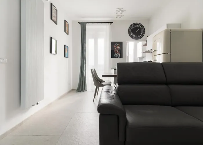 Lambrate - Corti - Bilocale Con Ampio Balcone Mediolan