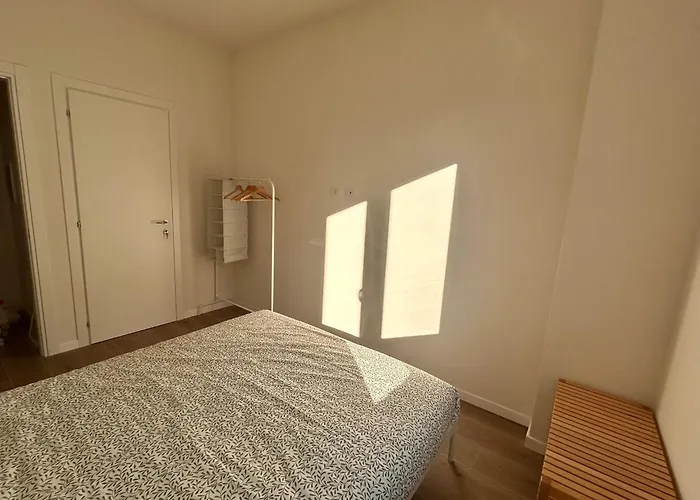 Modern And Bright House 20 Minutes From The Duomo Appartement