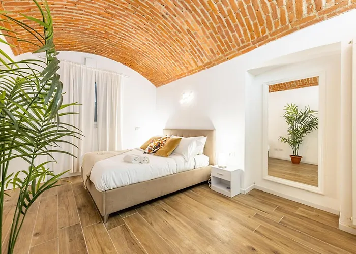 Colonna Lovely Loft - 10 Min Duomo - Buonarroti M1 דירה