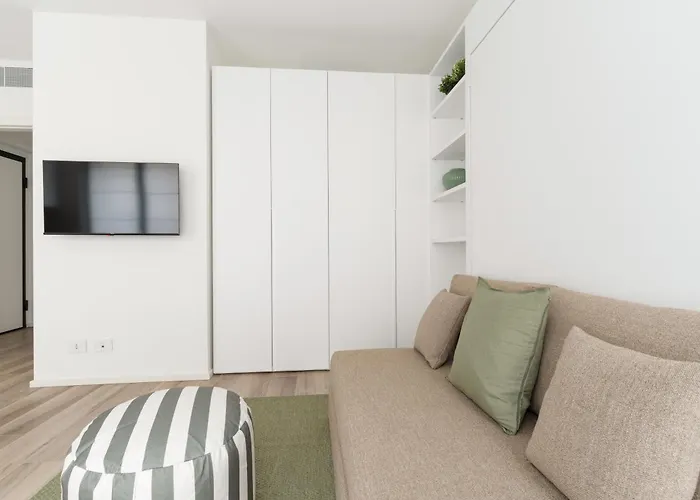 Guesthost - Modern In Moscova * ميلان