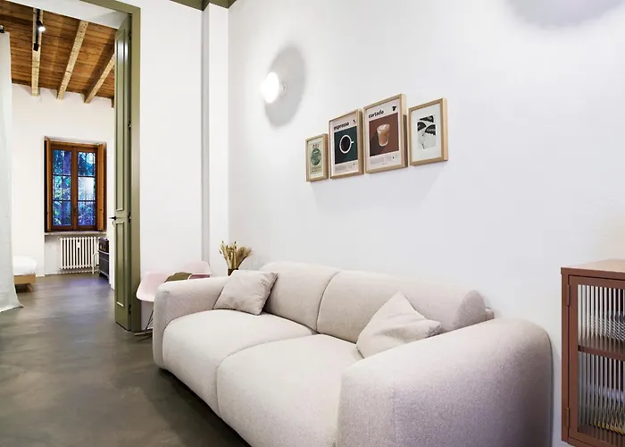 Appartement Design With Private Street Entrance
