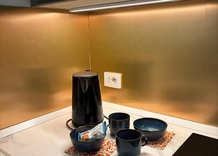 Premium Duomo Metro1, Comolake Trains11 דירה מילאנו