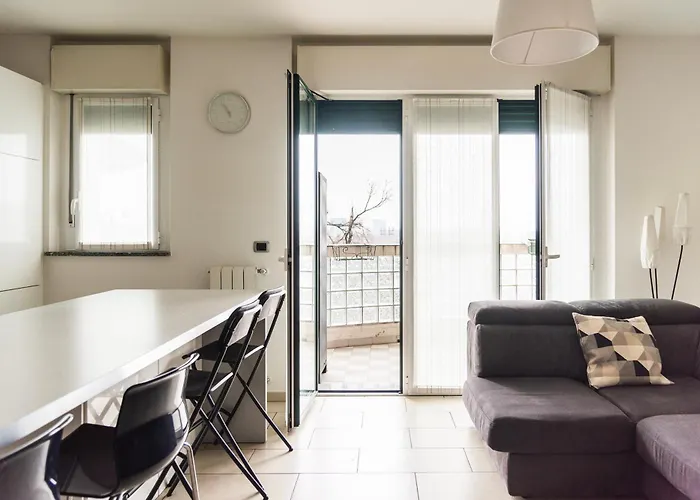 Youhosty-mezzofanti 24 Milan