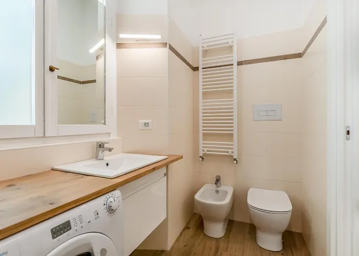 דירה Entire With Patio In The Isola Area מילאנו