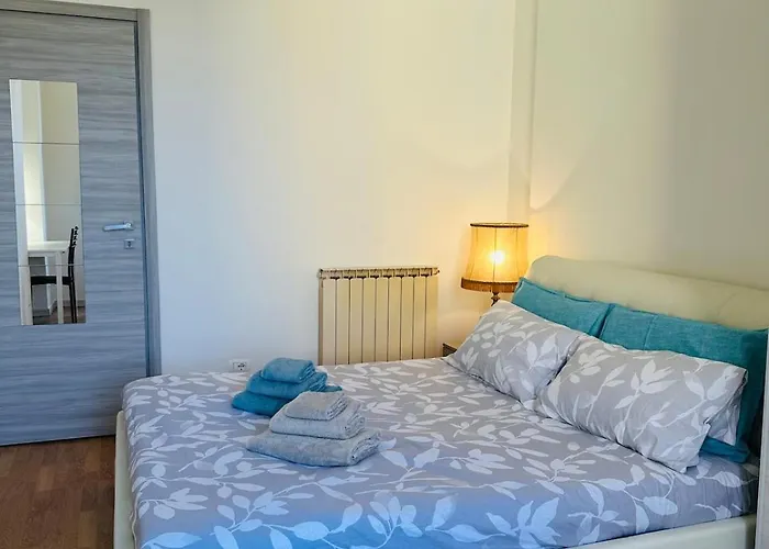 Sweet Home, Vercelli * Milán