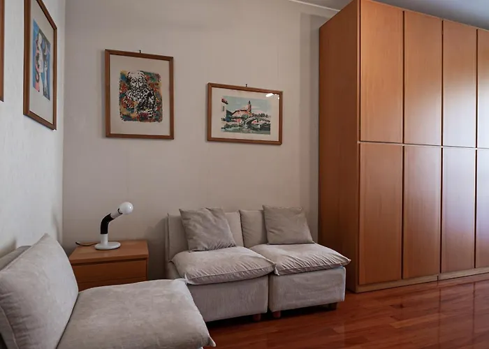 Italianway Easy - Strambio 8 Milán