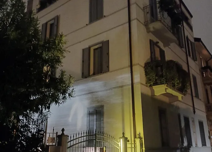 California Suite, Zona Tortona-solari-citylife, Un'oasi Nel Centro Di Apartamento Milão