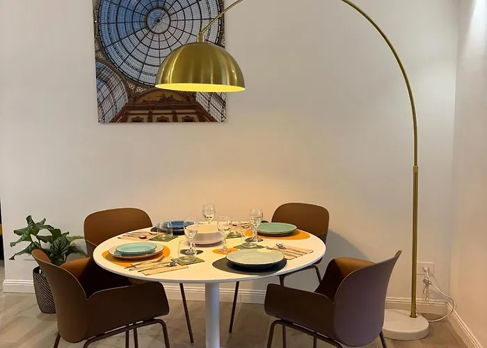 Premium Duomo Metro1, Comolake Trains11 דירה מילאנו