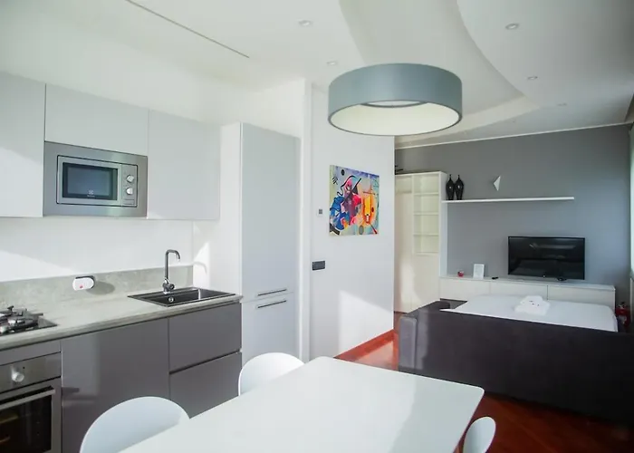 Apartment Design And Wellness With Pool And Gym *