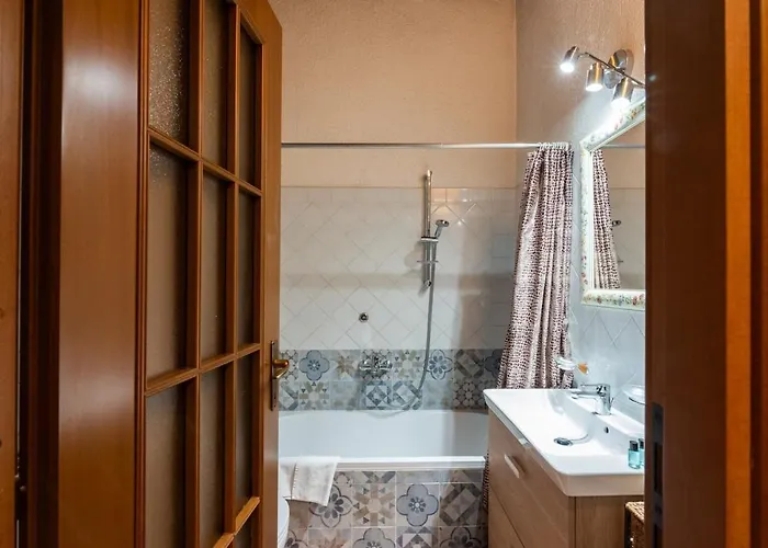 Characteristic 2 Double Bedroom מילאנו