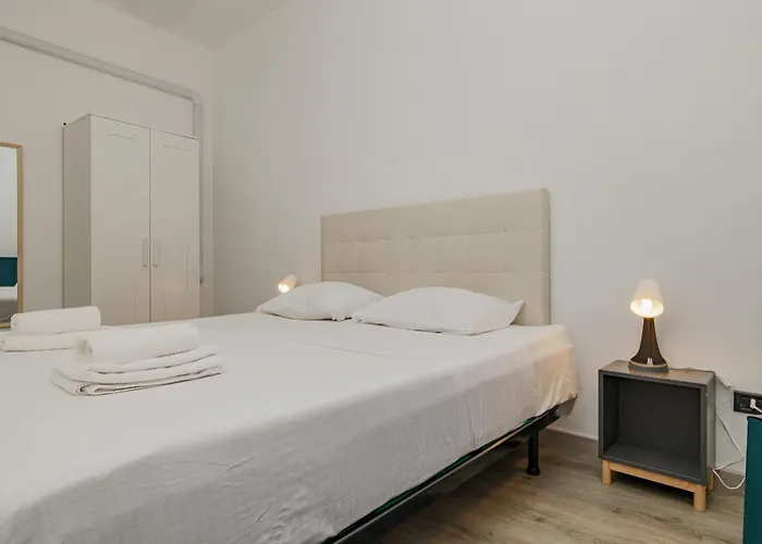 Bnbest Walk In Duomo 4-6 Pax Apartment *