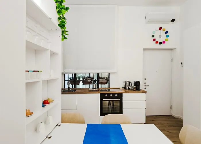 Apartament Commenda 33 *