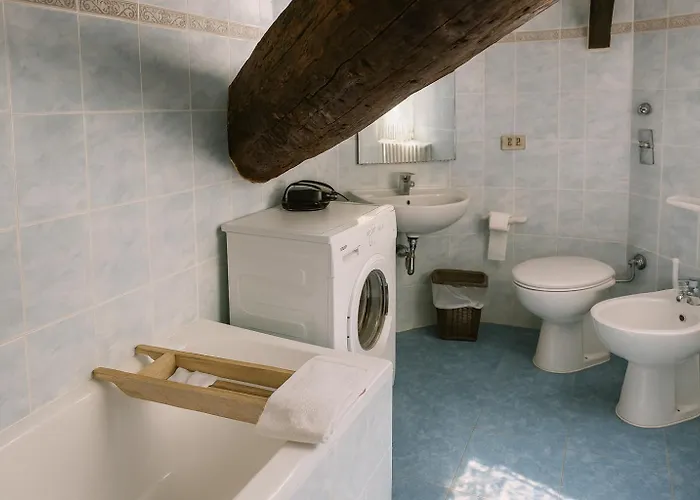 Casa - Piazza Sant'alessandro 3 *