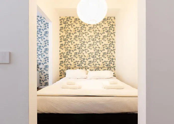 Spacious Design 4* Milan