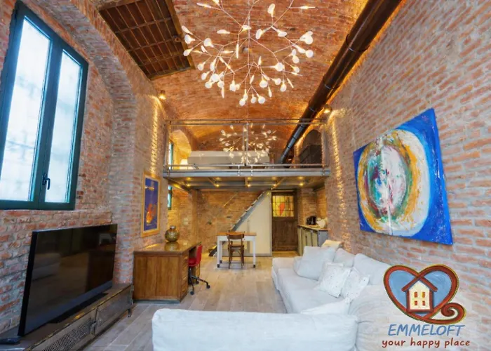 Emme Loft I Moon - Urban Stylish Loft