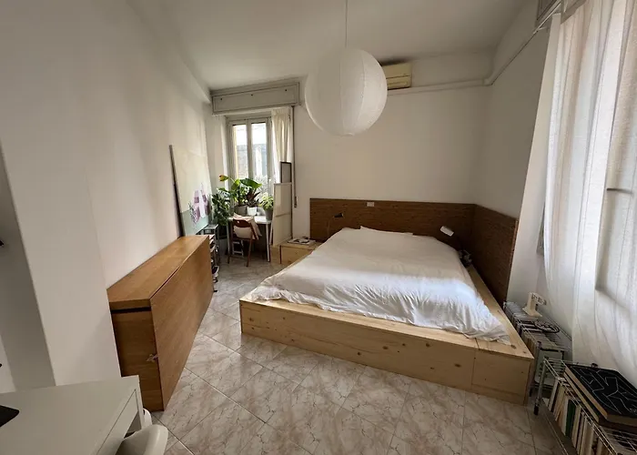 Entire Private 12 Minutes From Duomo Lägenhet
