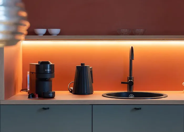Chic Design 80 Sqm - Sleeps 6 - Metro 2 Min