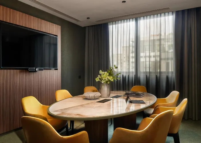 מלון Crowne Plaza By Ihg
