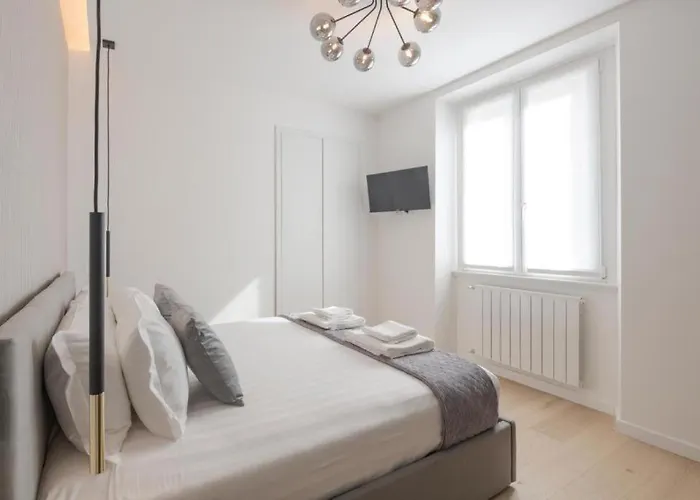 Royal Luxury P.zza Della Repubblica 3*