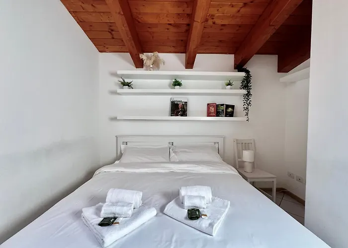 아파트 Big Attico Goldoni 2 Bagni Duomo-m4 Lin Airport *