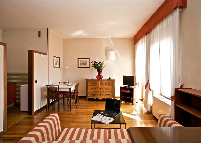 Casa Zara & Domus Lagosta アパートホテル 4*