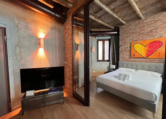 Emme Loft I Orange Moon - Vibrant Modern Luxury Loft * 밀라노