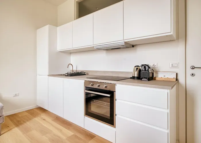 Modern And Strategic 1-br Flat B - Station Milán