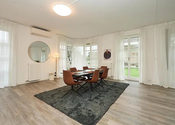 Absolute Luxury Home, 15 Minutes Walk San Siro Apartamento