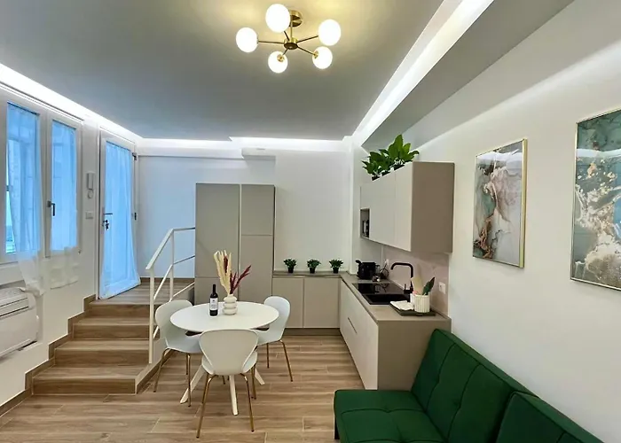 Gio Design Flat - Solari,washington Apartment