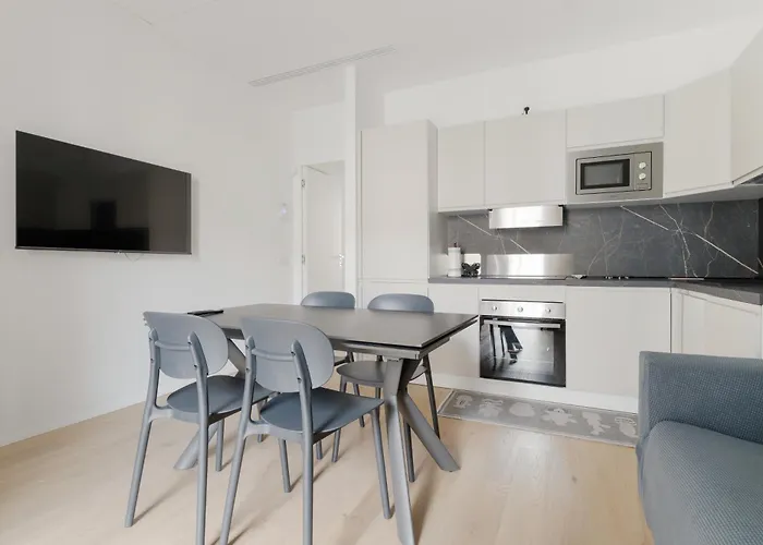 Guesthost - Cozy Balcony Porta Romana Apartamento *