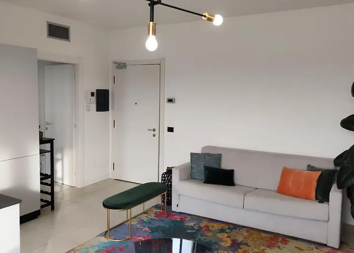 Bilocale Moderno Con Doppia Terrazza A Corvetto M3 *