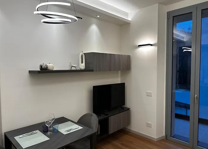 Cenisio81 Apartman *